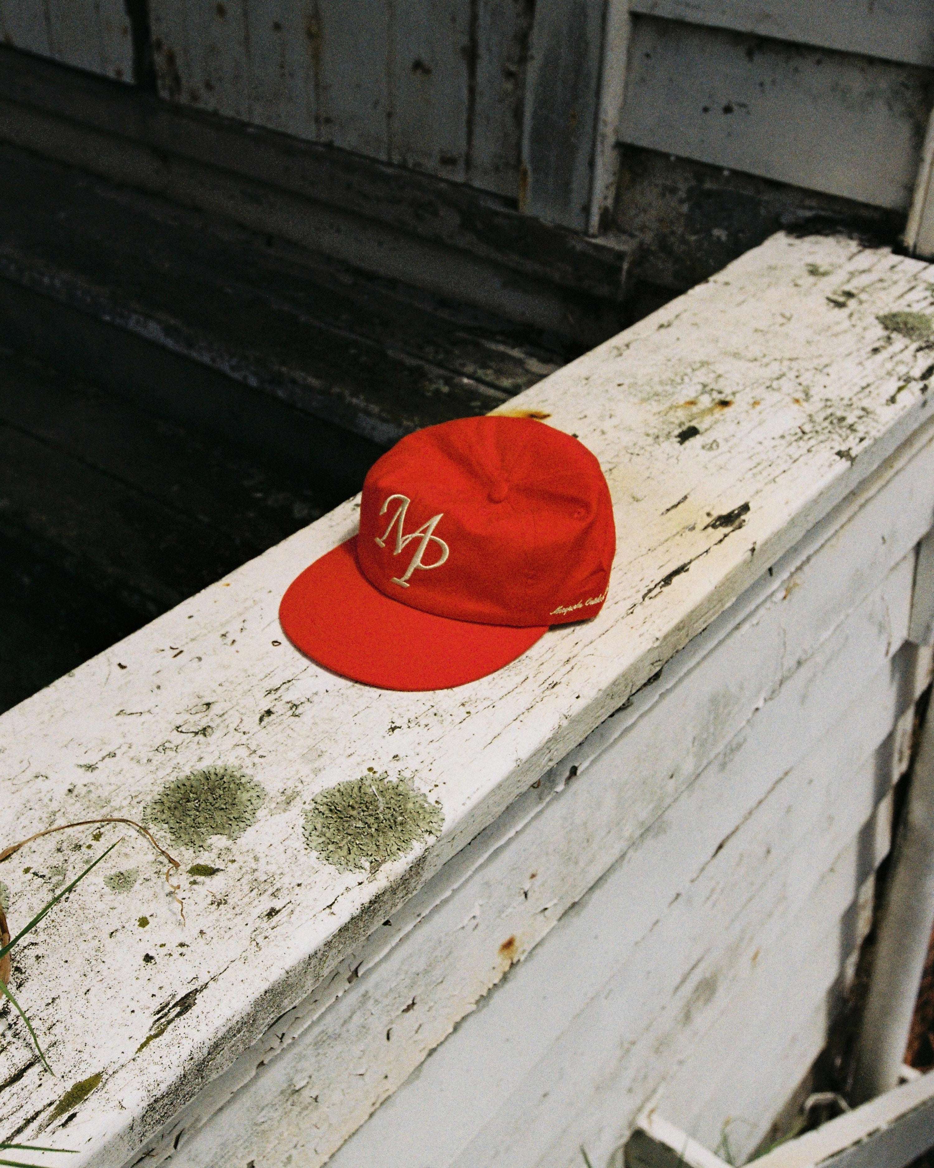 Field Six-Panel - Red