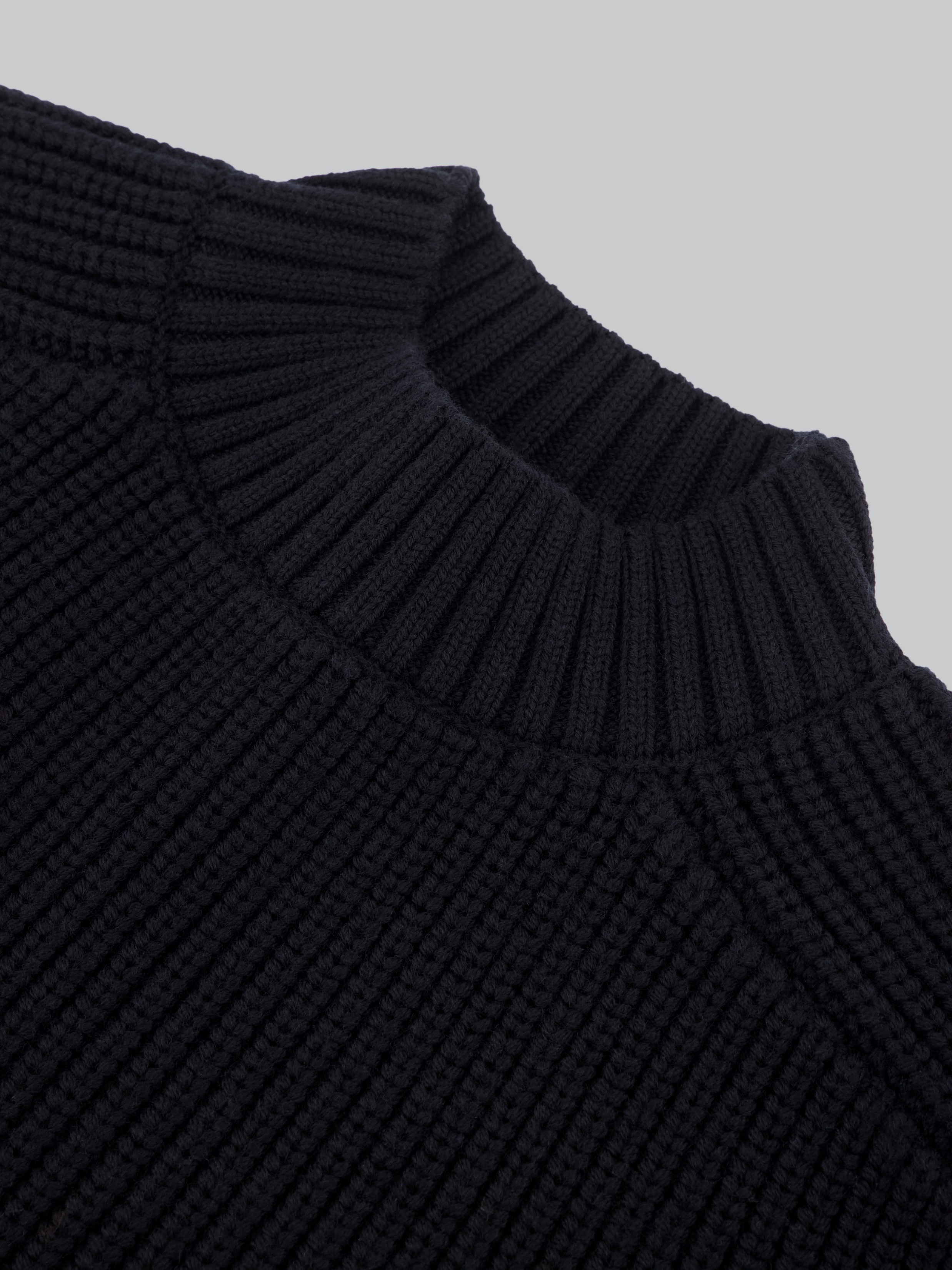 High Neck Sweater - Black