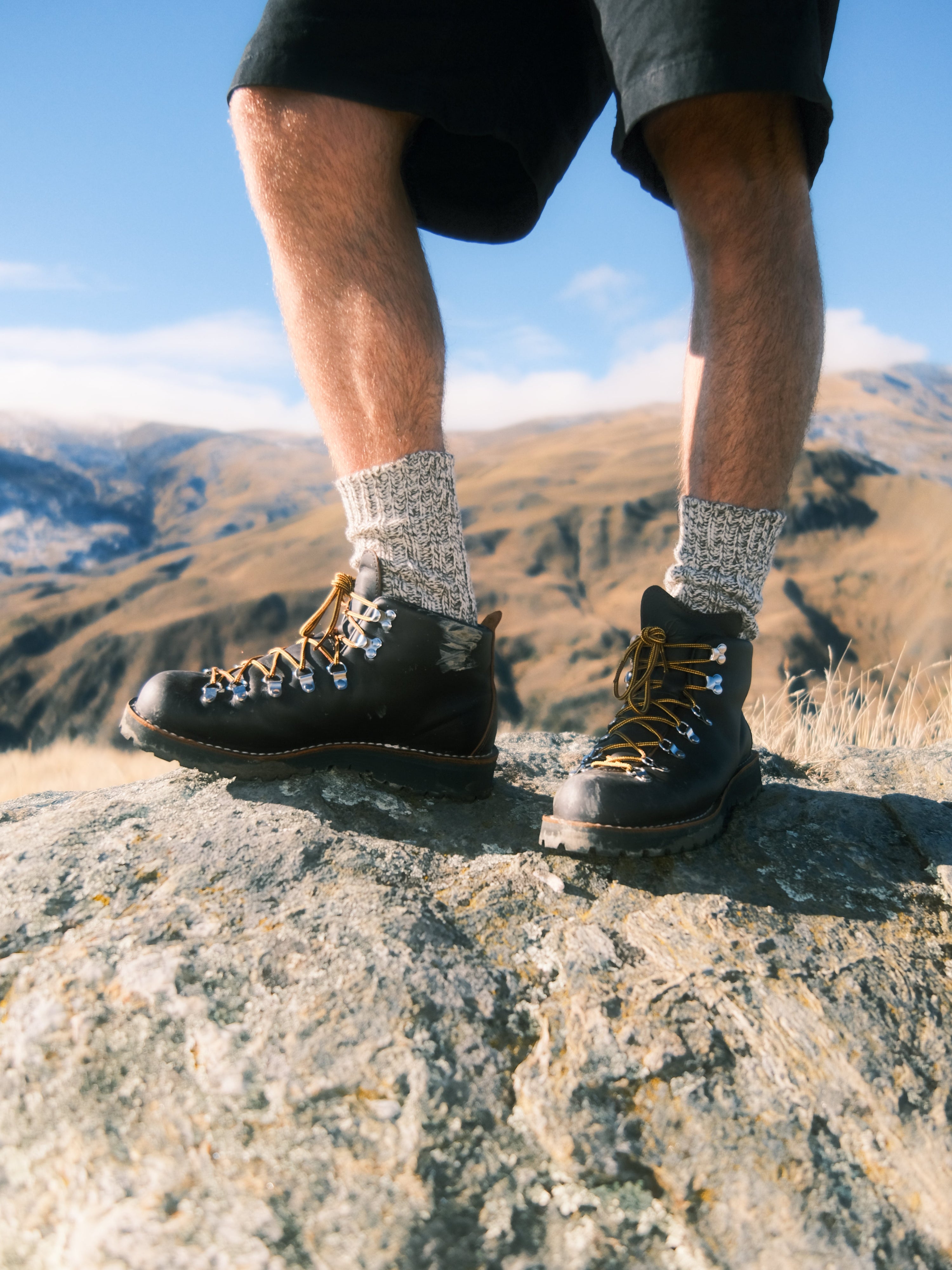 Mountain Light - Brown