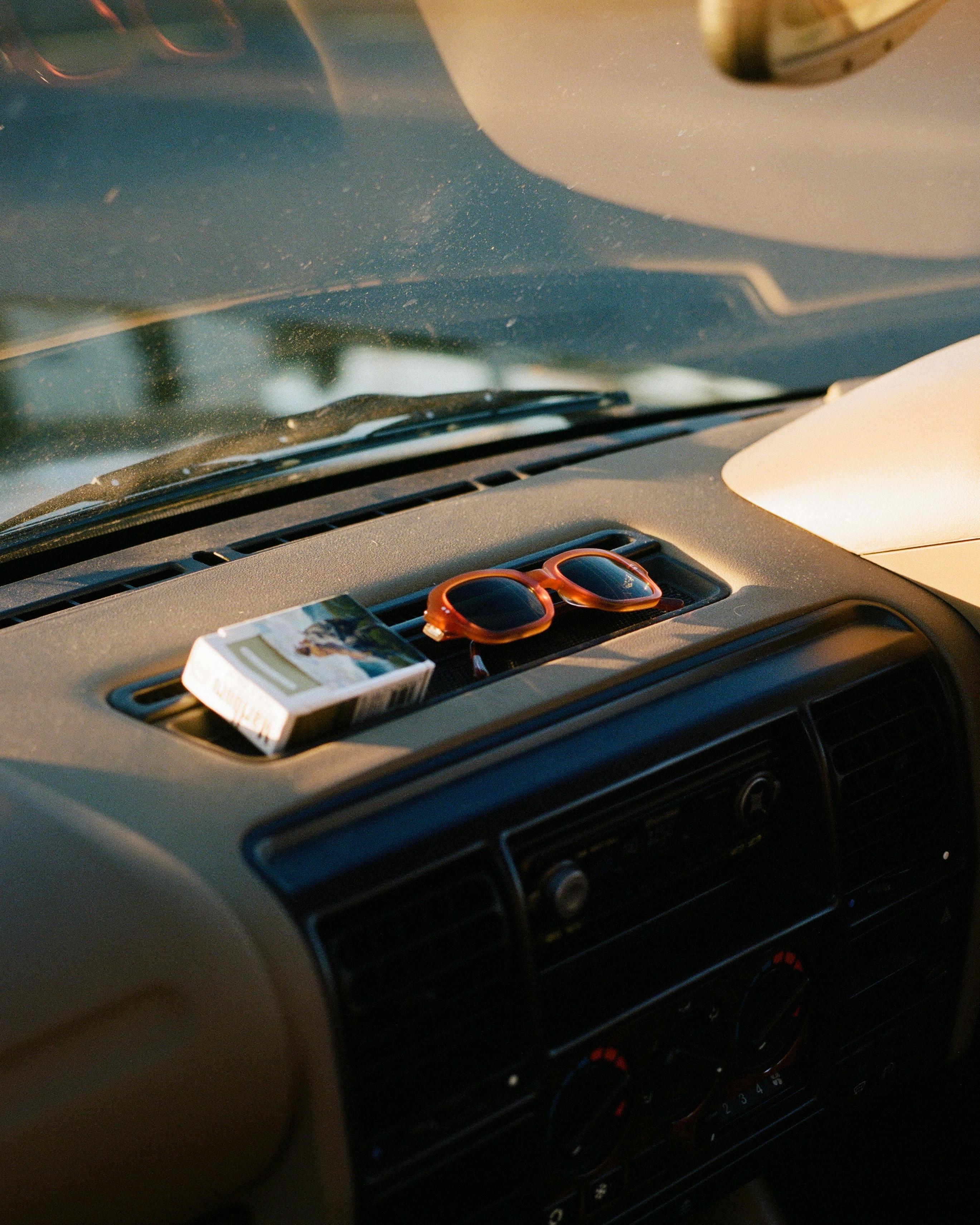 Southern Wayfarer - Orange/Green